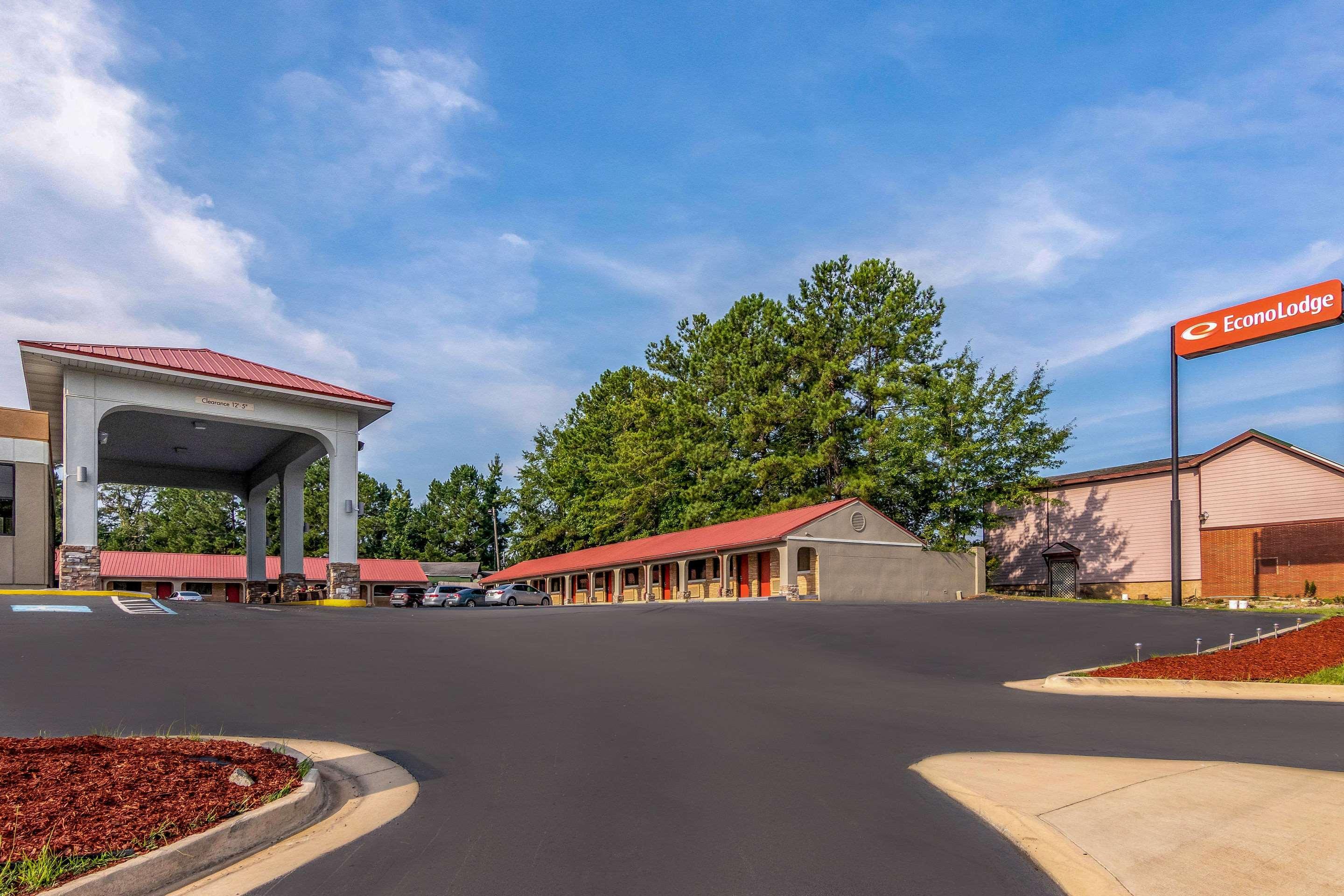 Americas Best Value Inn Opelika Exterior photo