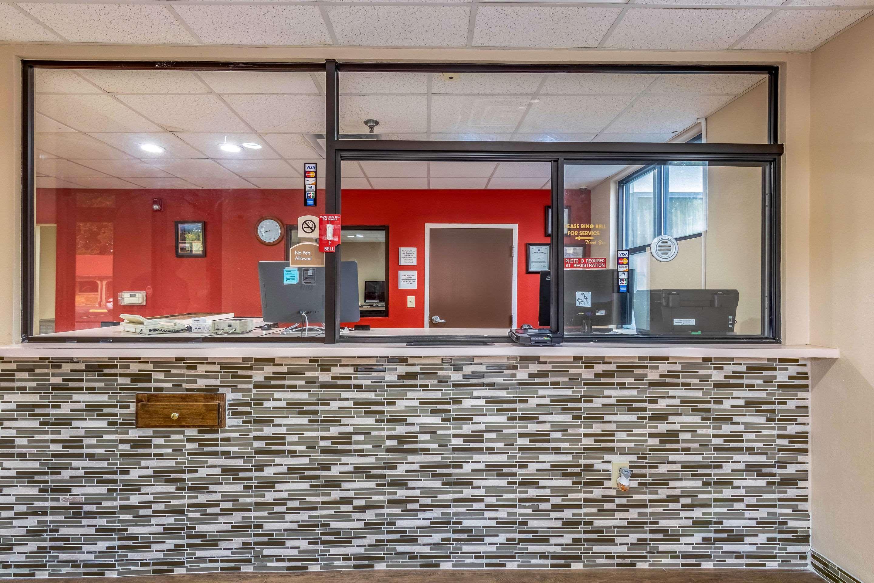 Americas Best Value Inn Opelika Exterior photo