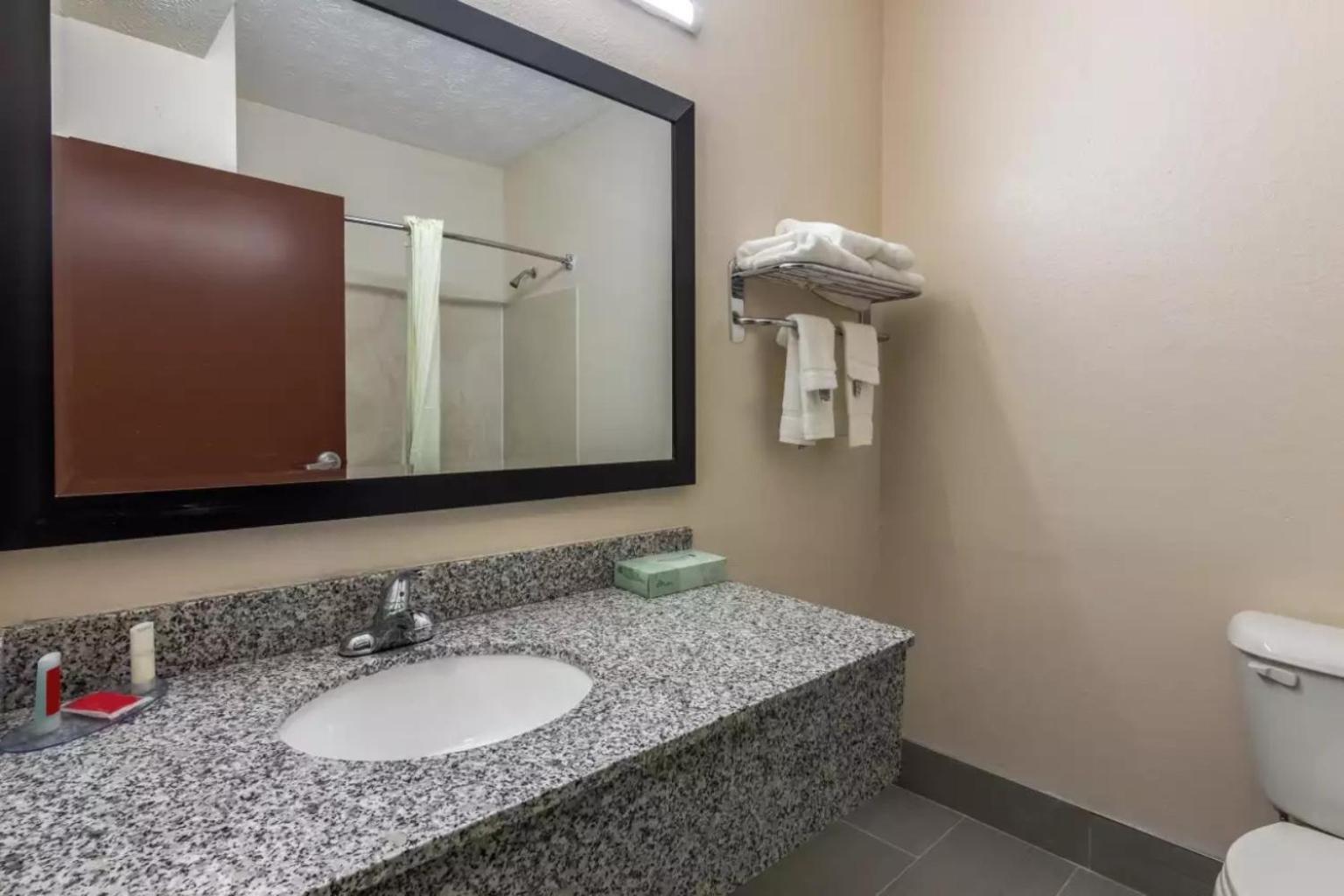 Americas Best Value Inn Opelika Exterior photo