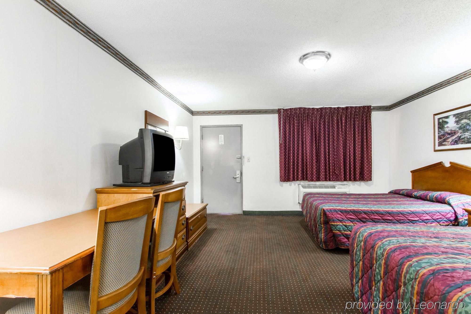Americas Best Value Inn Opelika Exterior photo