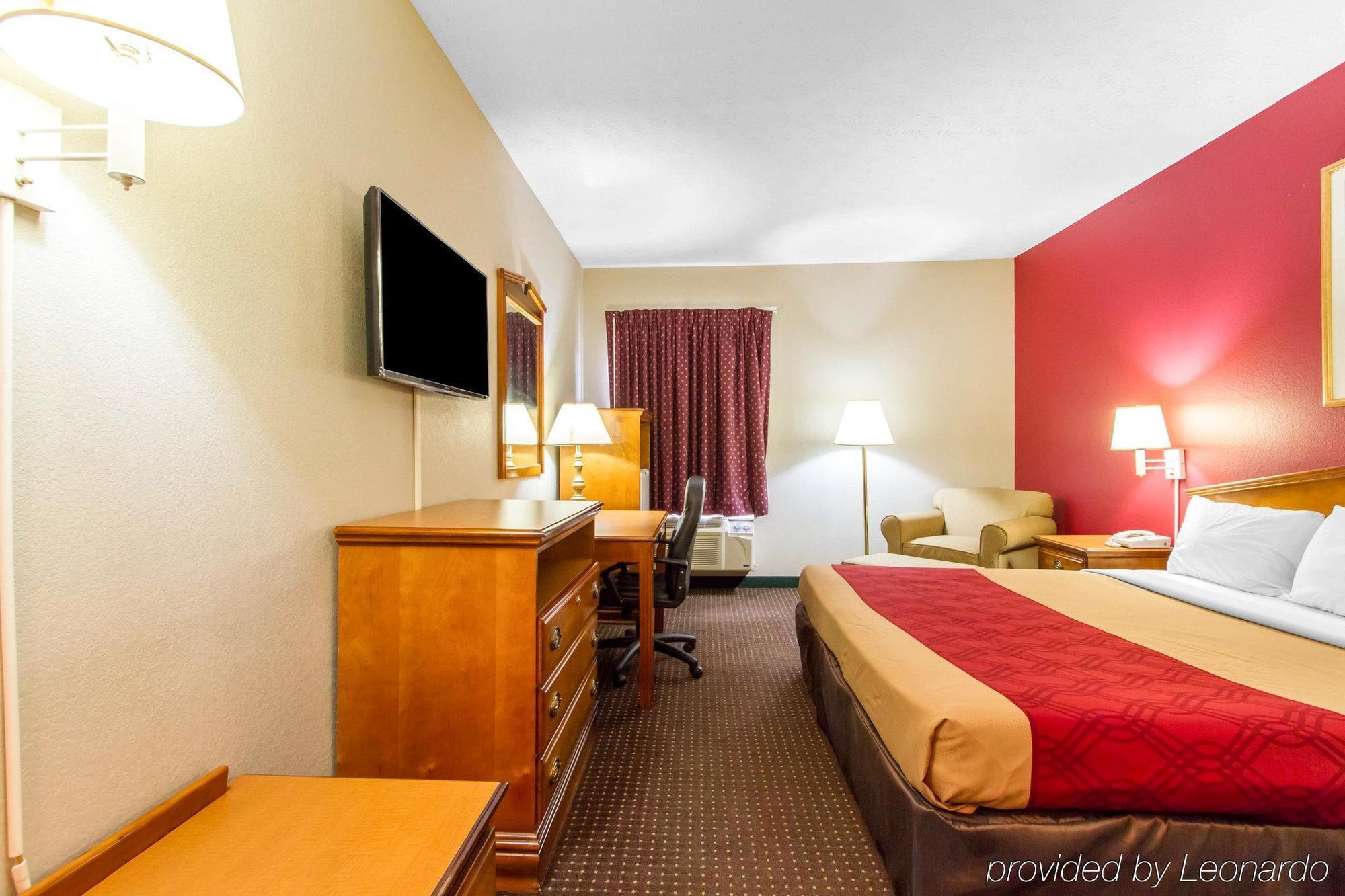 Americas Best Value Inn Opelika Exterior photo