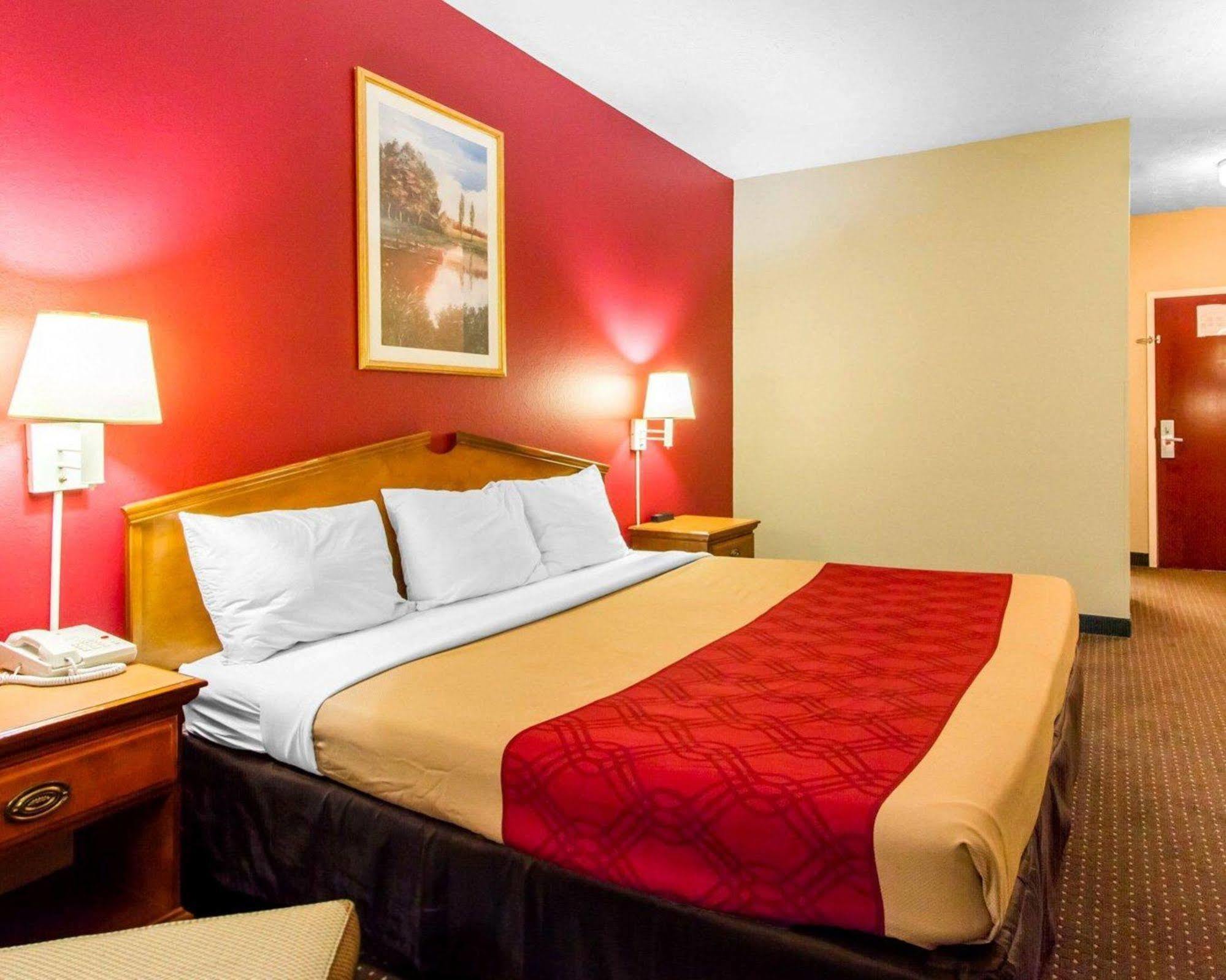 Americas Best Value Inn Opelika Exterior photo